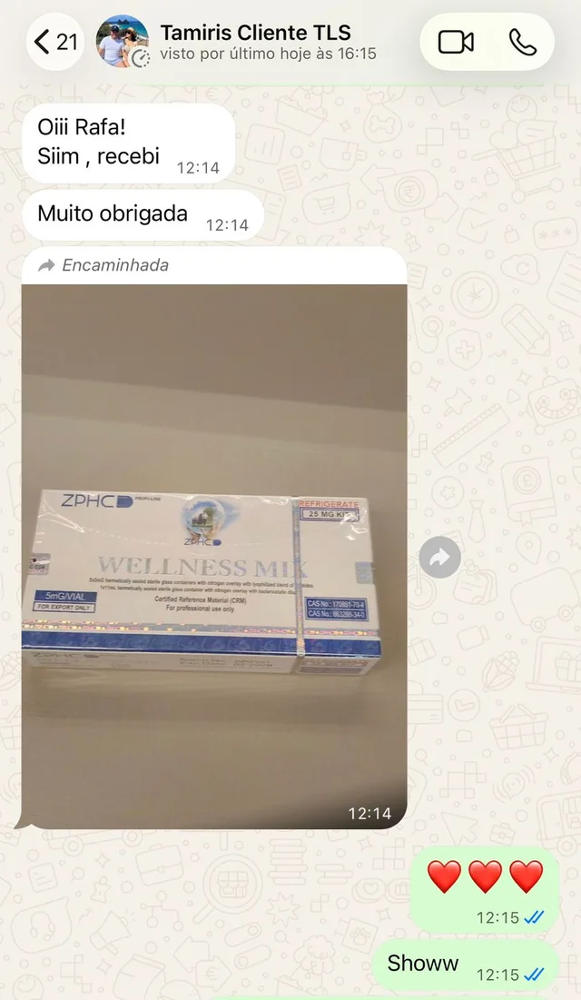 Conversa em que a cliente confirma o recebimento, agradece e mostra a caixa.